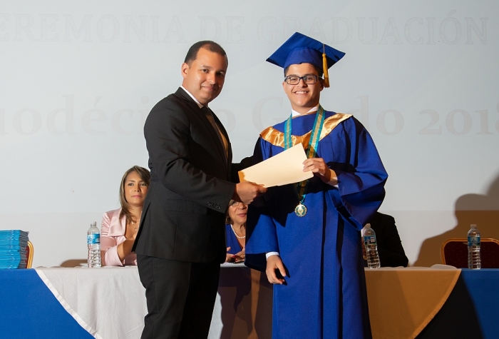 Cobertura: Graduación del Instituto Atenea 2018 - Diploma, 