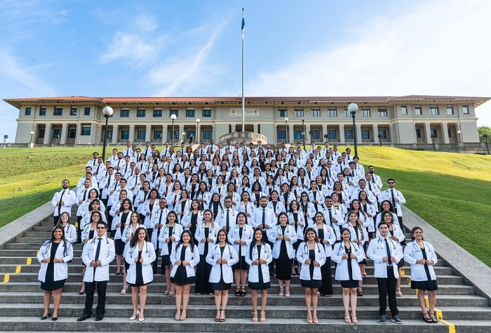 Fotos de promoción, Facultad de Medicina Febrero 2024, 