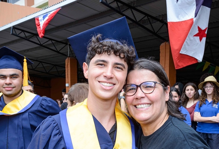 Senior Walk Promoción Graduanda METANOIA OIS 2024, 